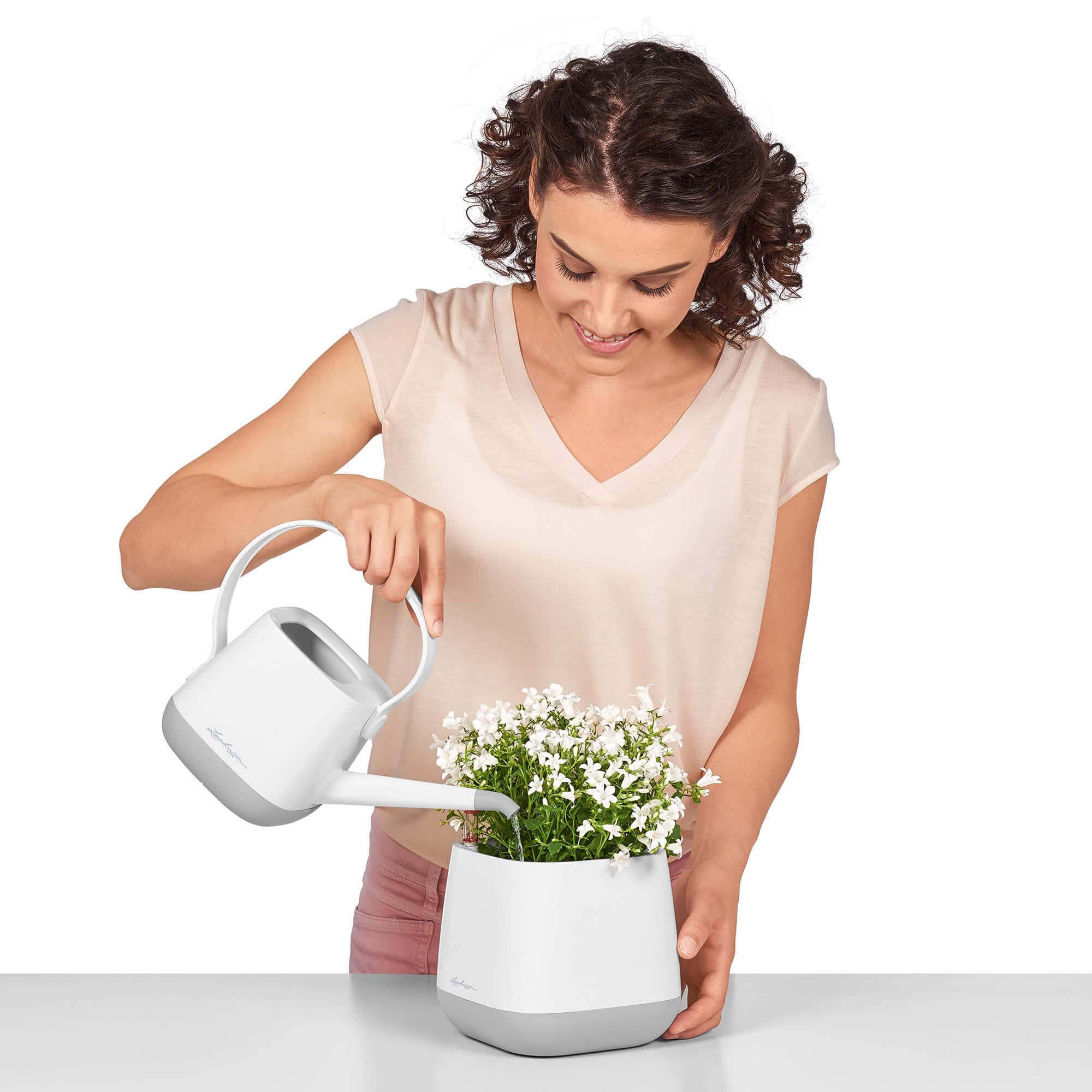 le_yula-pflanzgefaess_product_addi_watering