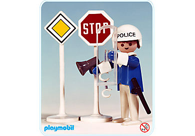 3324-A Polizist/ 2 Verkehrsschilder