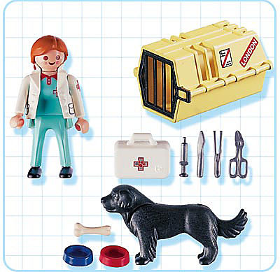 4317-A Tierärztin mit Hund und Flugbox detail image 2