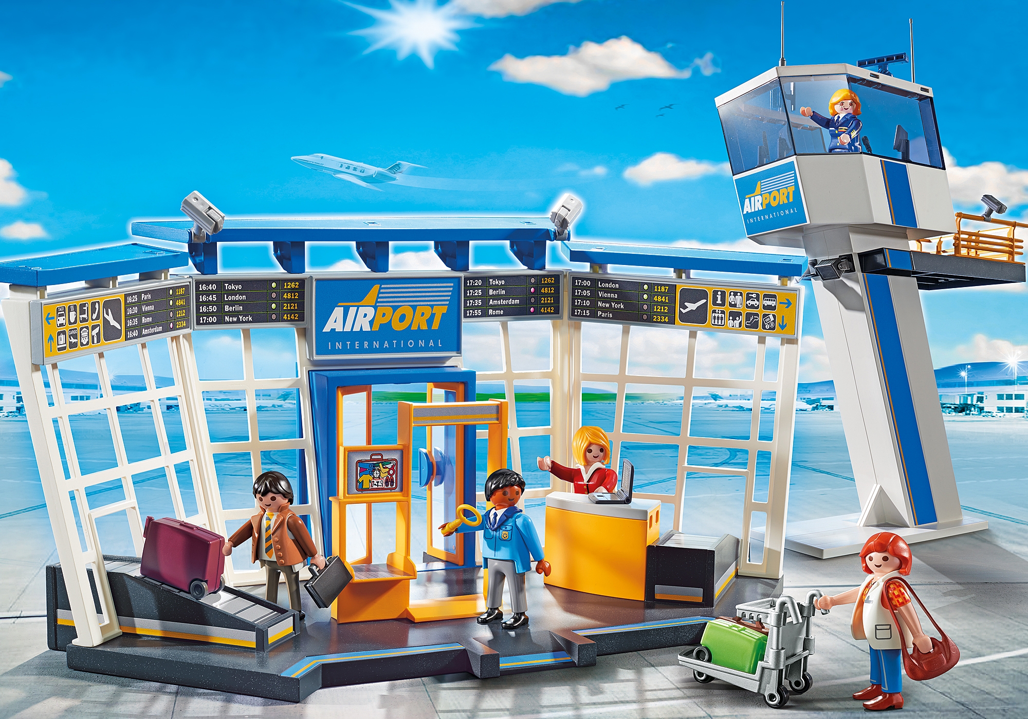 Airport with Control Tower - 5338 | PLAYMOBIL®