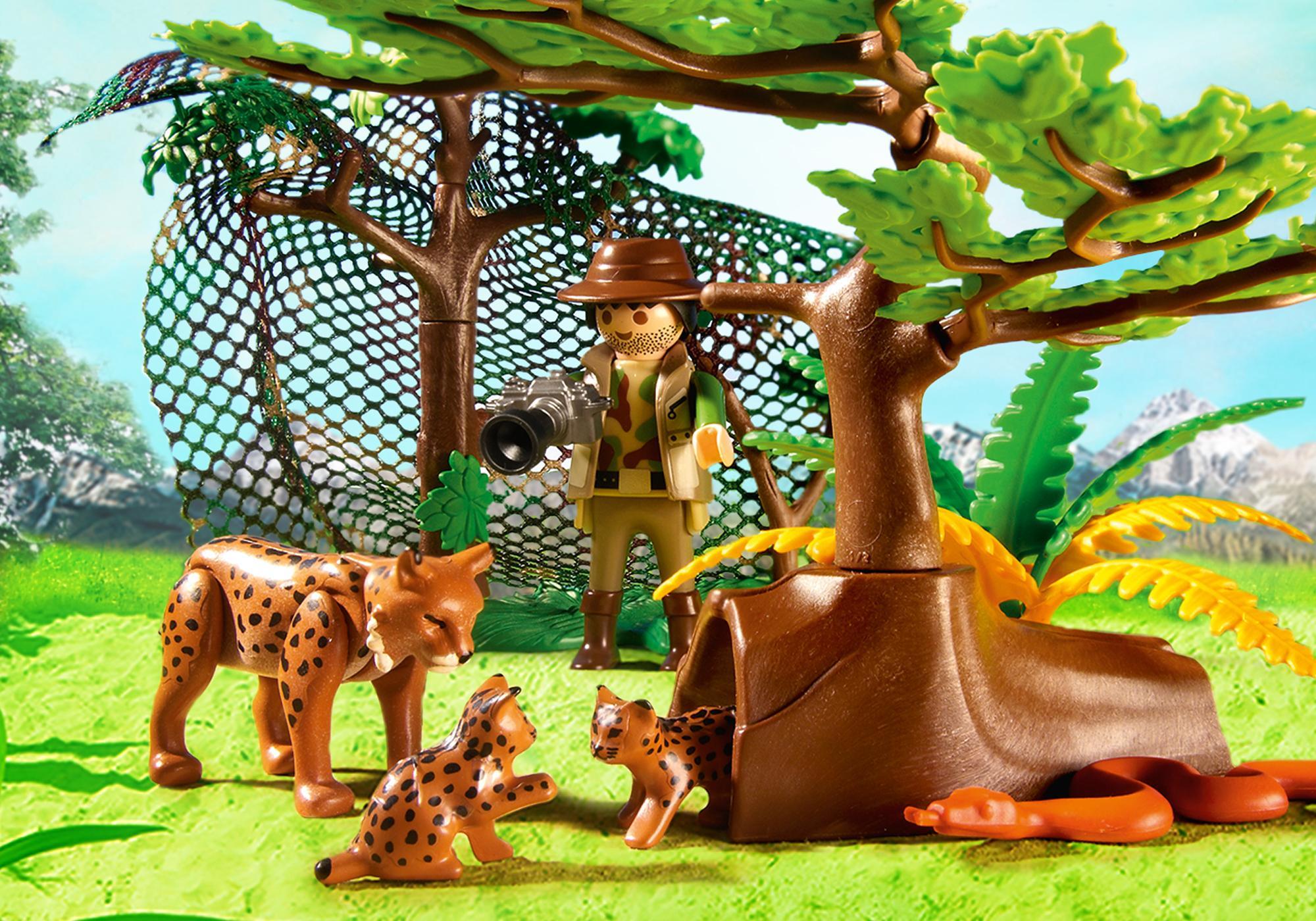 https://media.playmobil.com/i/playmobil/5561_product_extra1