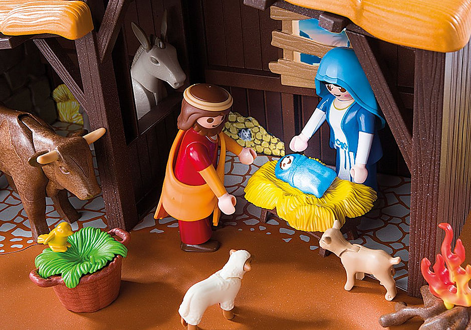 5588 Nativity Stable with Manger detail image 6