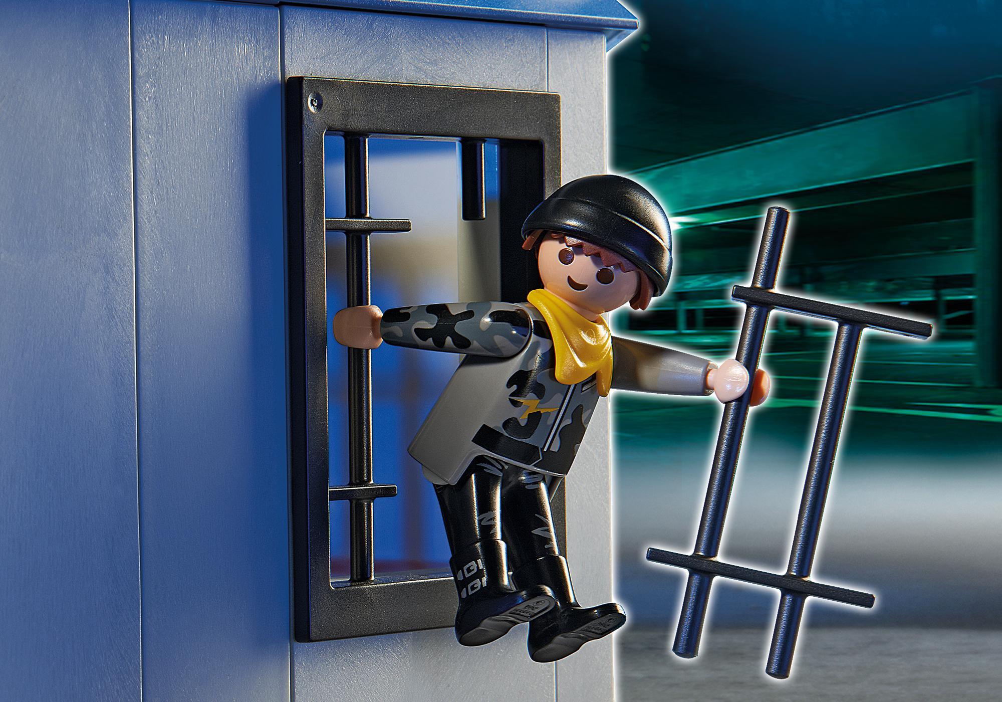 https://media.playmobil.com/i/playmobil/5607_product_extra2