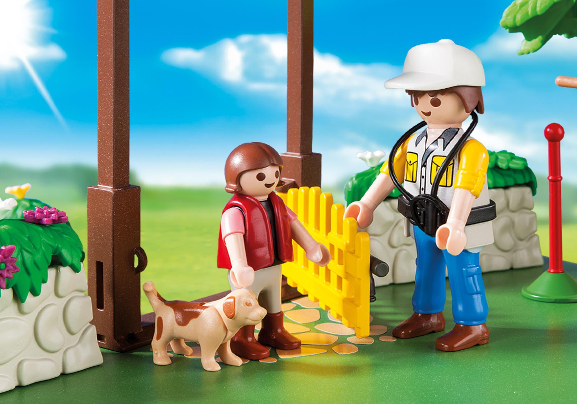 https://media.playmobil.com/i/playmobil/6145_product_extra1