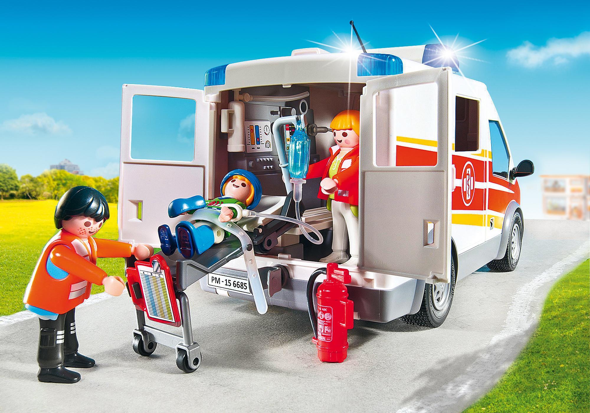 ambulance playmobil 6685