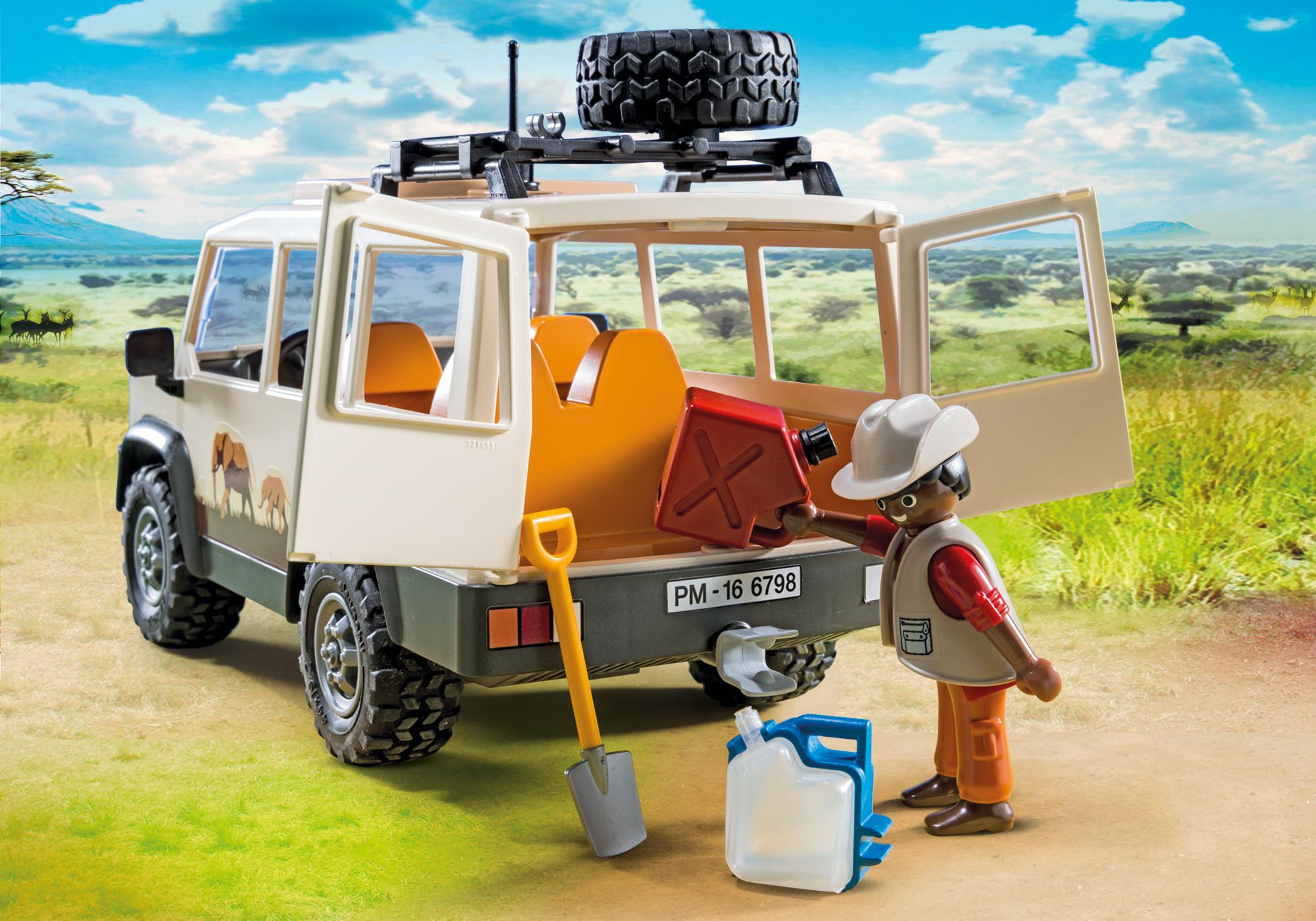 https://media.playmobil.com/i/playmobil/6798_product_extra2
