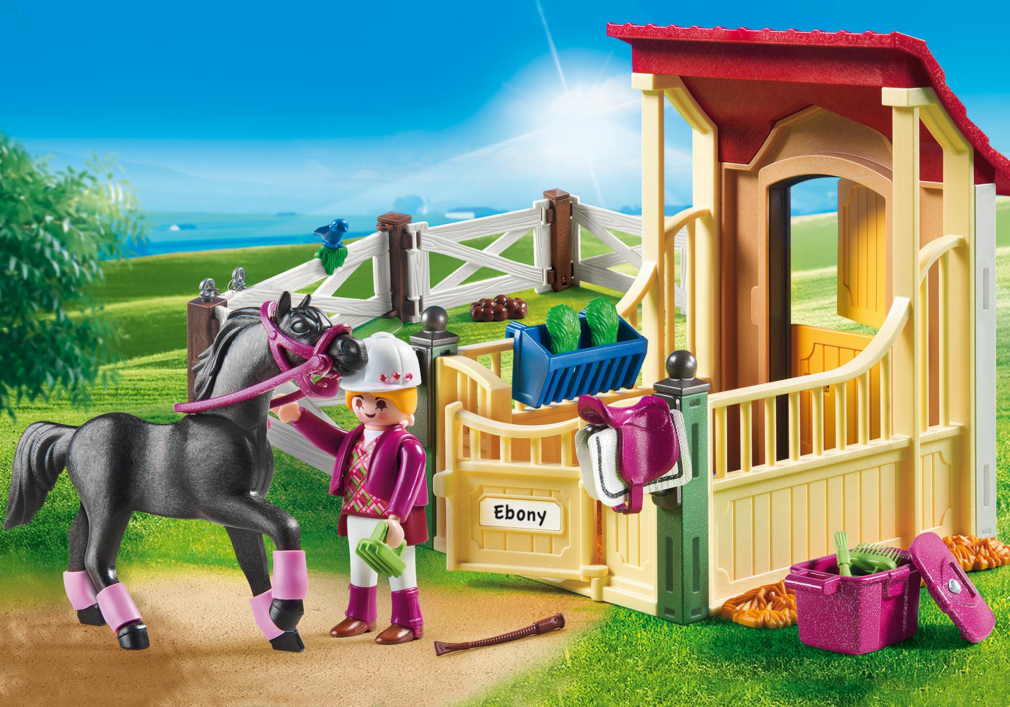 6934 Box avec cavali&egrave;re et pur-sang Arabe 