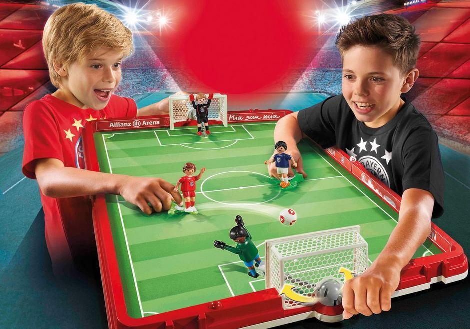 70046_product_detail/FC Bayern Mala Campo de Futebol