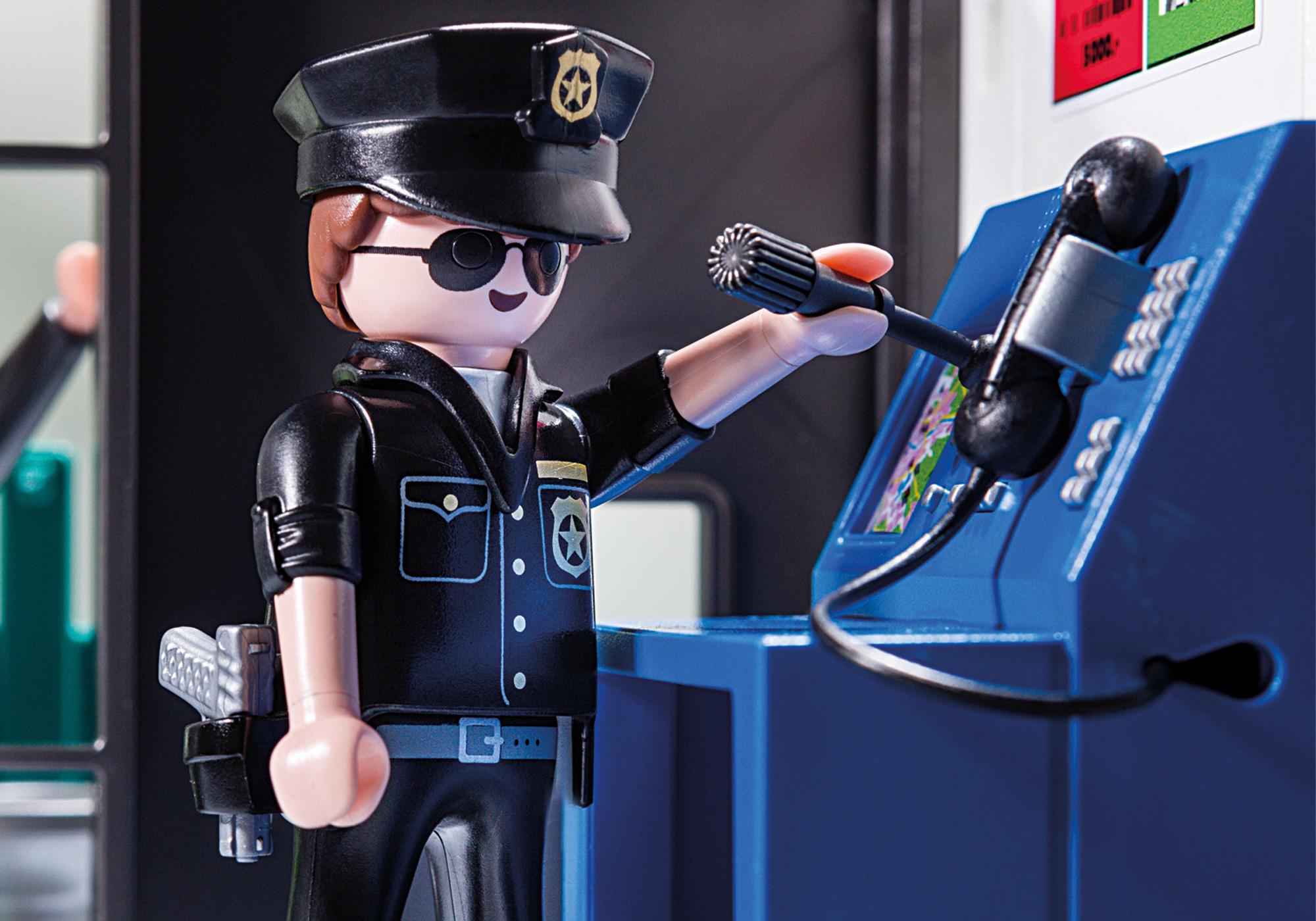 https://media.playmobil.com/i/playmobil/70326_product_extra3