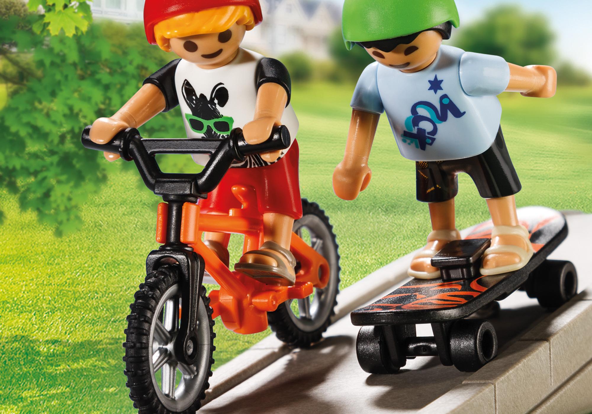 https://media.playmobil.com/i/playmobil/70328_product_extra5