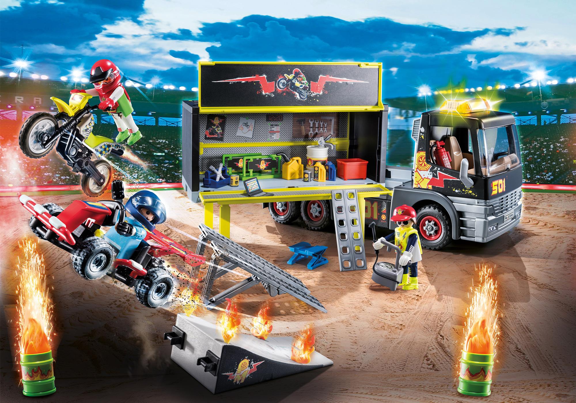 Jumbo Advent Calendar - Stunt Show - 70544 | PLAYMOBIL®