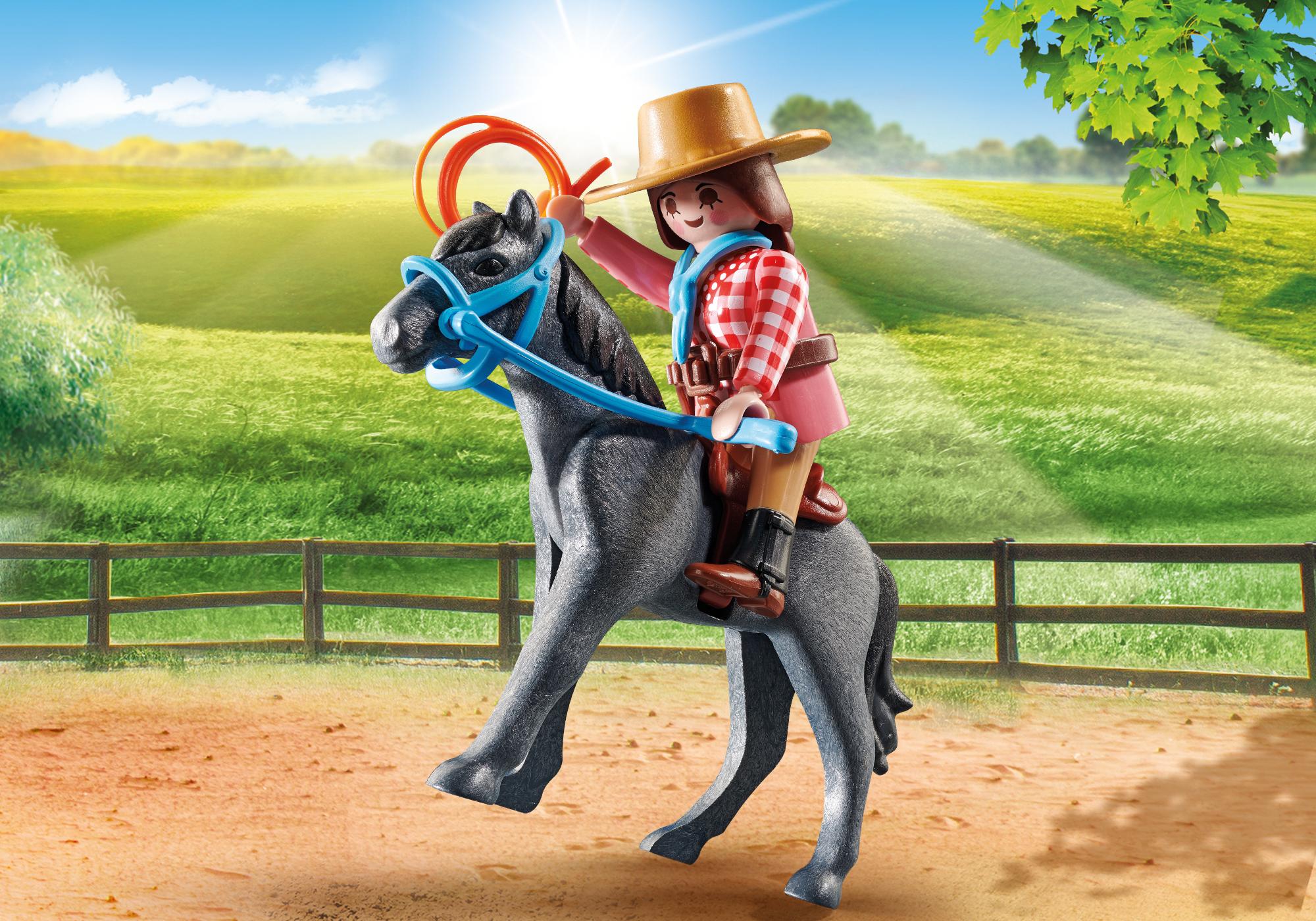 70602 Cavali&egrave;re et cheval 