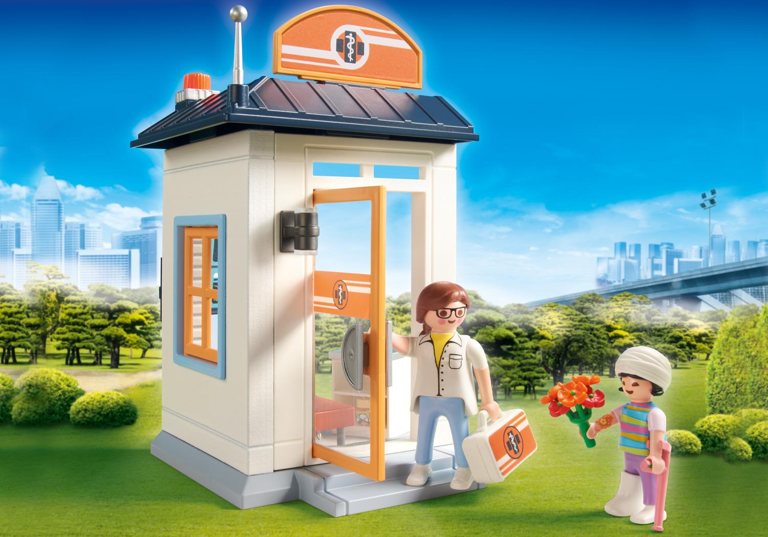 https://media.playmobil.com/i/playmobil/70818_product_extra1