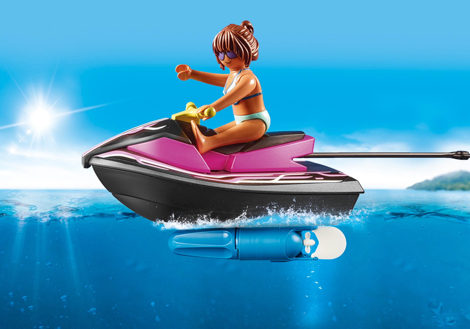 https://media.playmobil.com/i/playmobil/70906_product_extra1