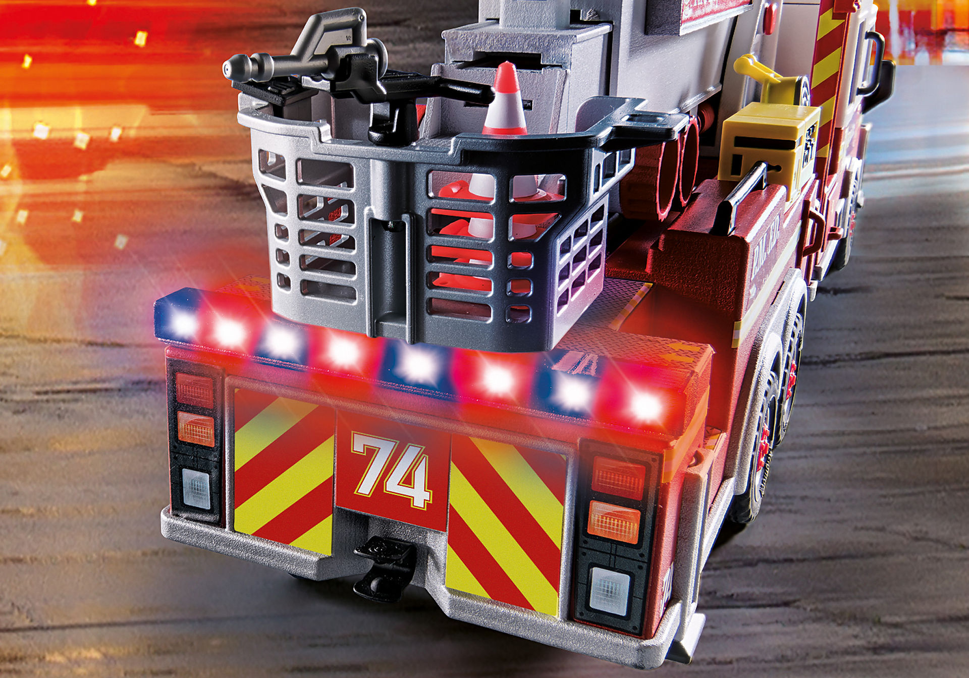 Camion Pompier Playmobil City Action Camion de pompiers avec échelle - 70935 | PLAYMOBIL®