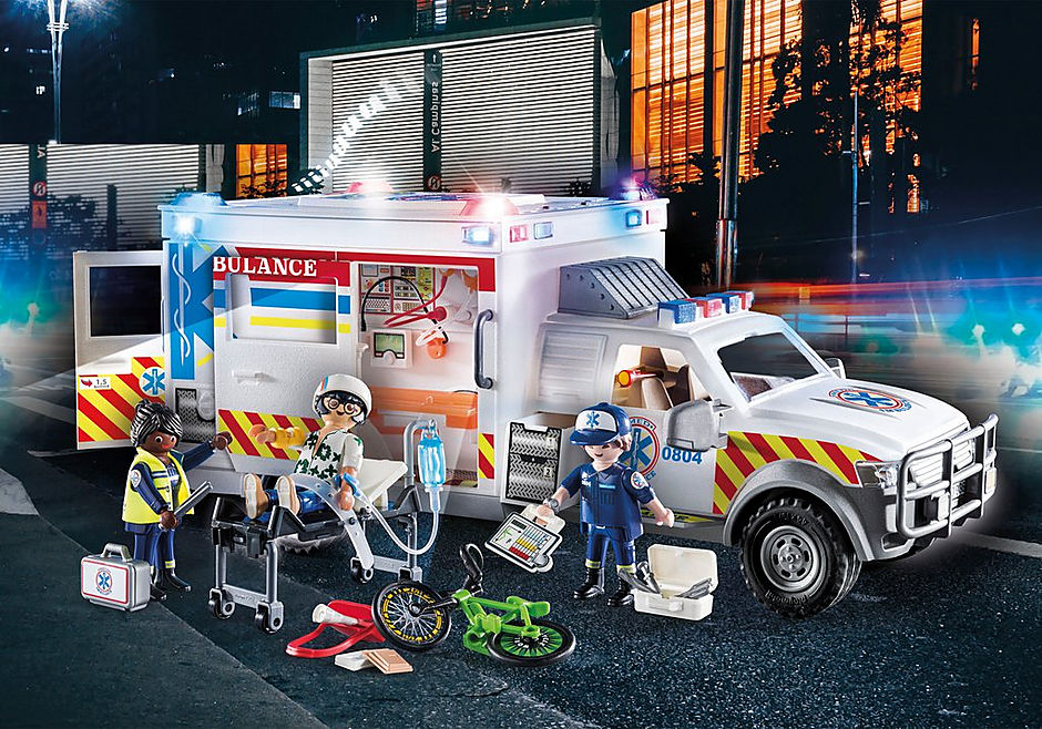 70936 Ambulance avec secouristes et blessé  detail image 1