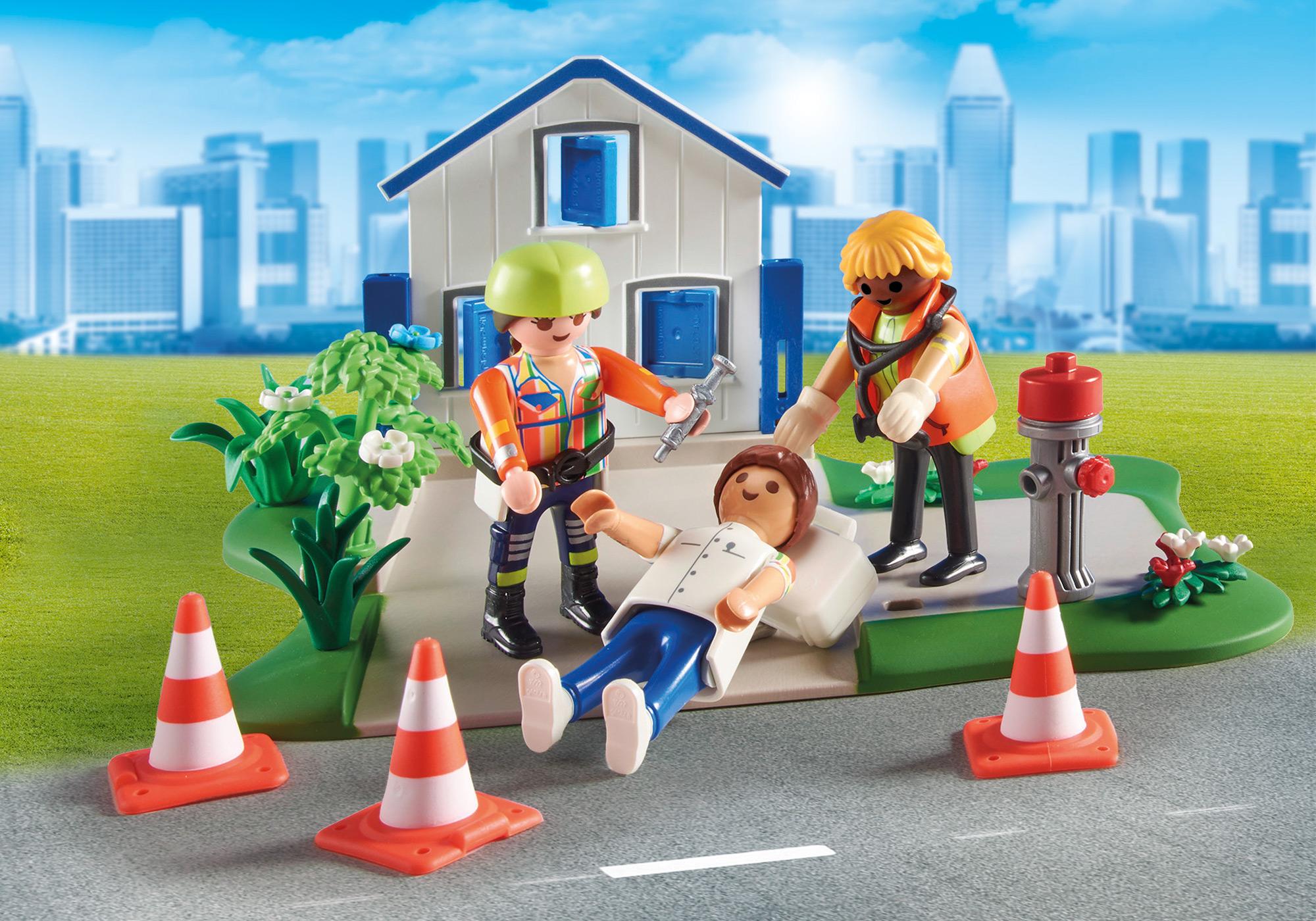 https://media.playmobil.com/i/playmobil/70980_product_extra1