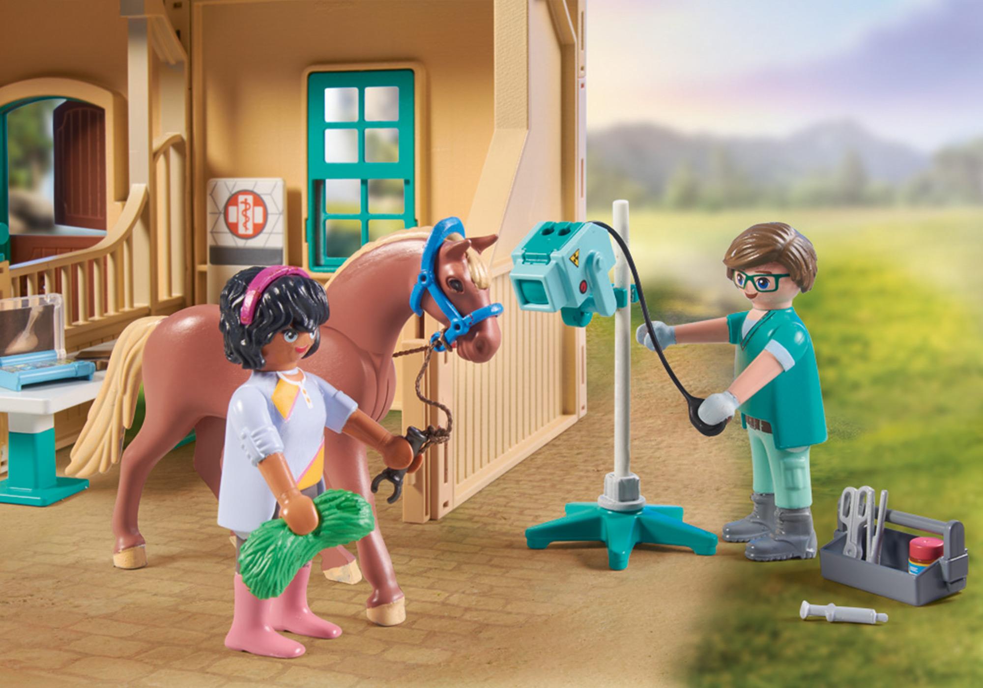 https://media.playmobil.com/i/playmobil/71352_product_extra1