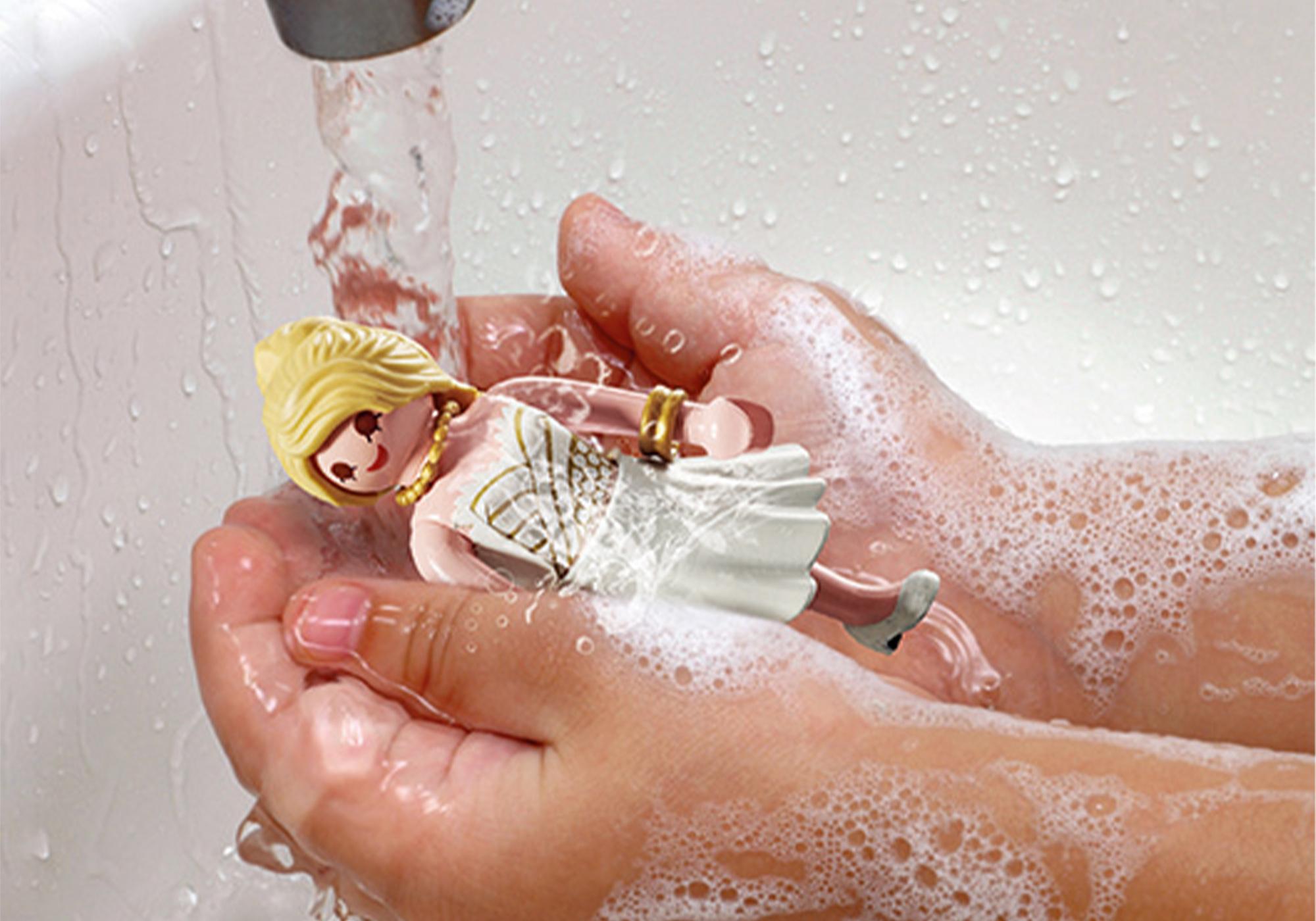 https://media.playmobil.com/i/playmobil/71374_product_extra1