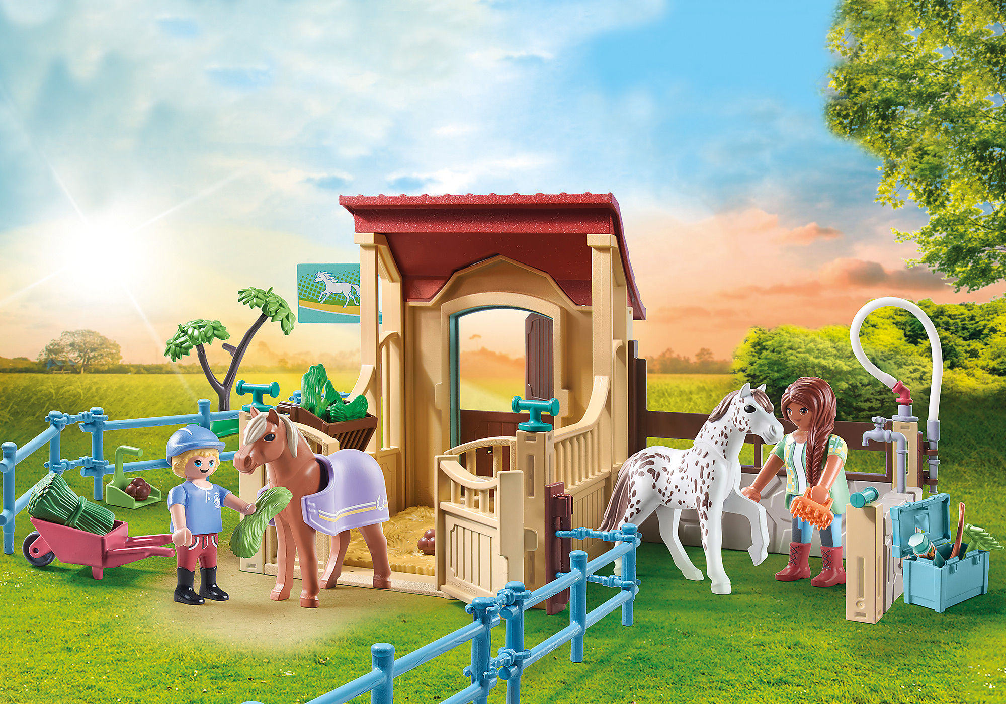 Playmobil Horses of Waterfall 71494 pas cher, Cavalières avec box