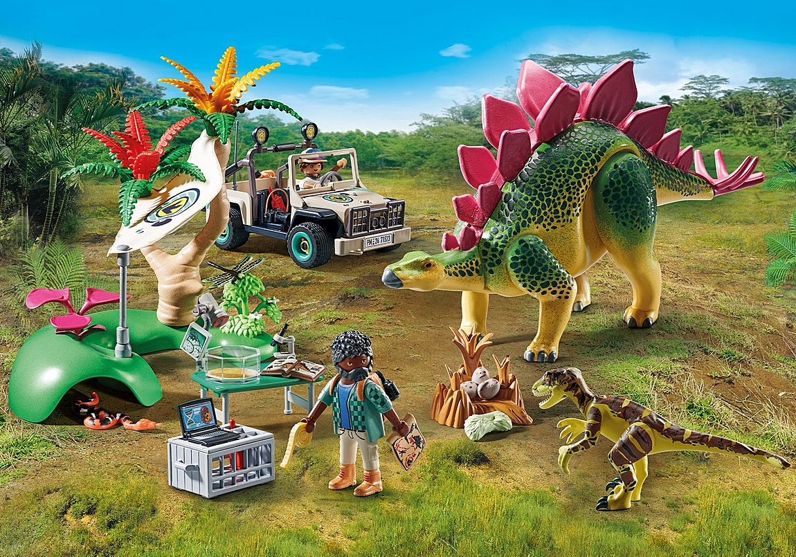 Explore dino adventures with the PLAYMOBIL Research Camp