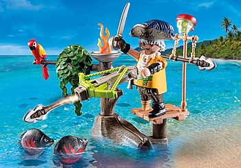 Into battle with swivelling cannons