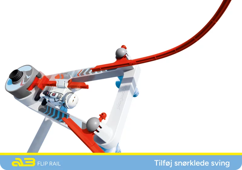 Nærbillede af Flip Rail funktionen med astronautfigur og skarp kurve – del af SKY TRAILS byggesættet til børn fra 7 år.