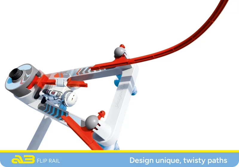 Nahaufnahme der Flip Rail Funktion mit Astronautenfigur und scharfer Kurve ? Teil des SKY TRAILS Bausets 