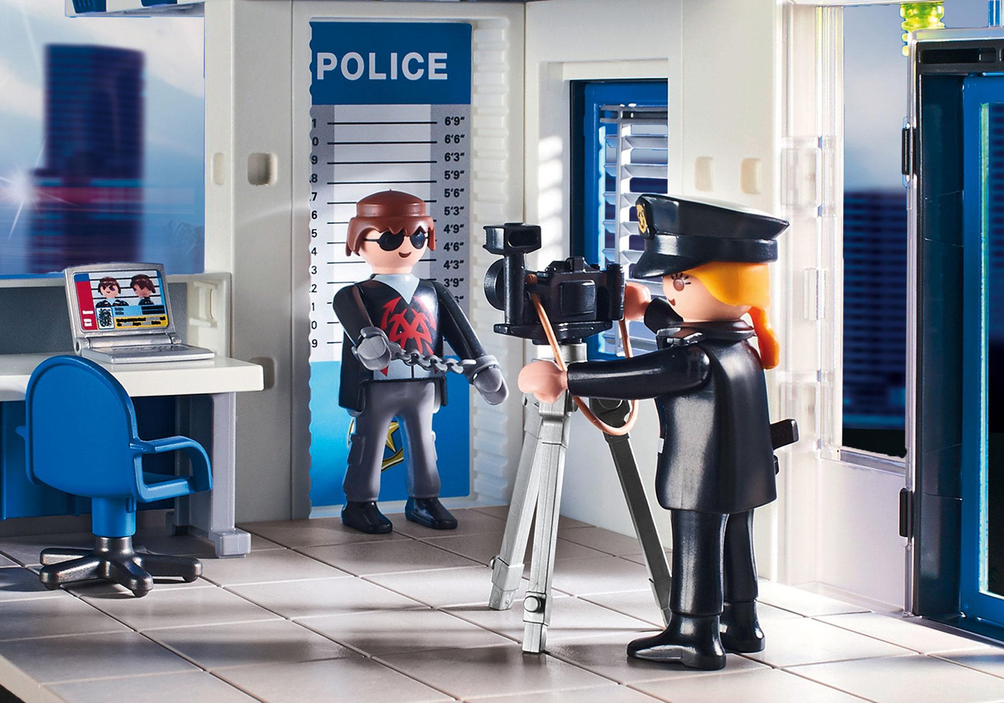https://media.playmobil.com/i/playmobil/9372_product_extra3