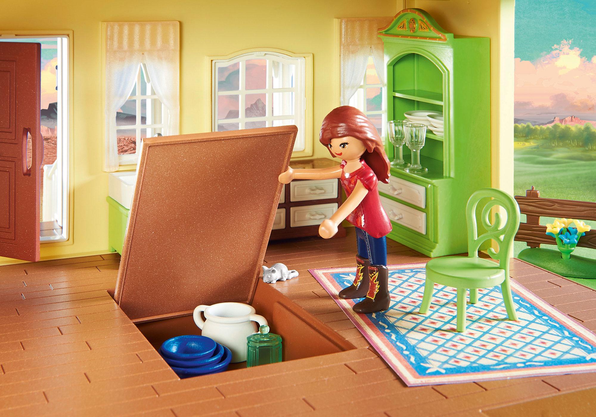 playmobil lucky's house playset