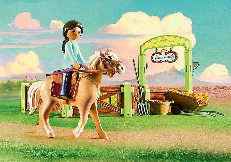 9479 Pru & Chica Linda with Horse Stall detail image 4